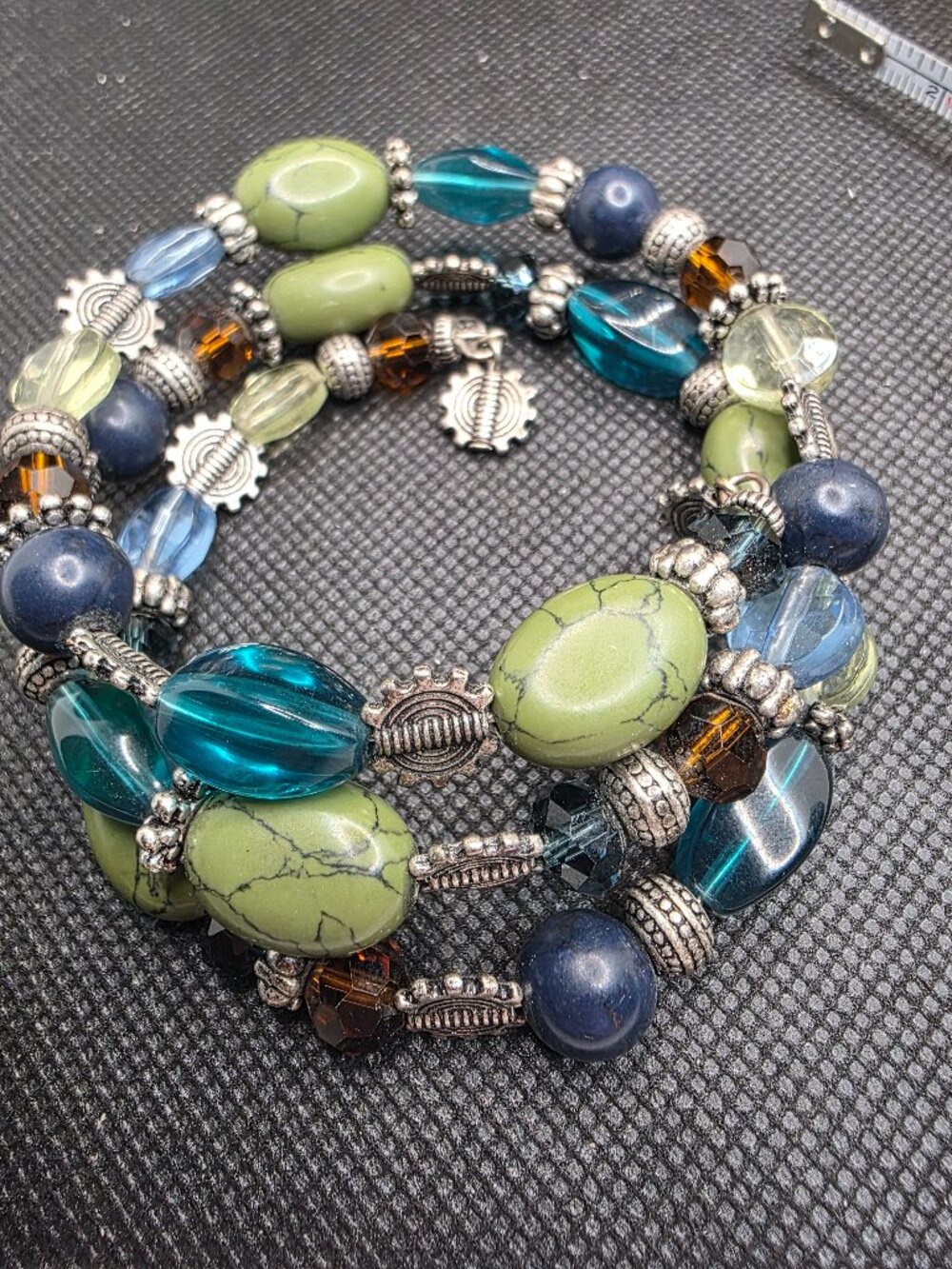 Premier Designs "Costa Rica" Memory Wire Wrap Bracelet